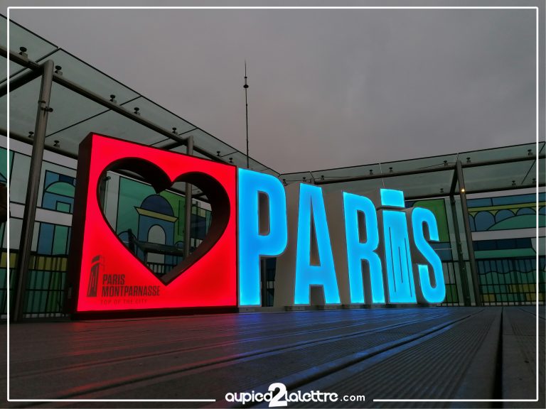 Tour Montparnasse lettres géantes Paris