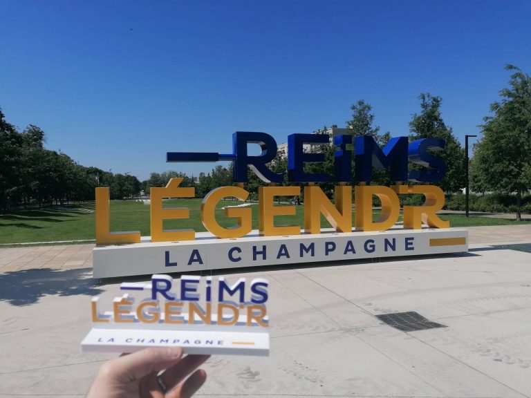 Lettres géantes en maquette réduite ville de Reims