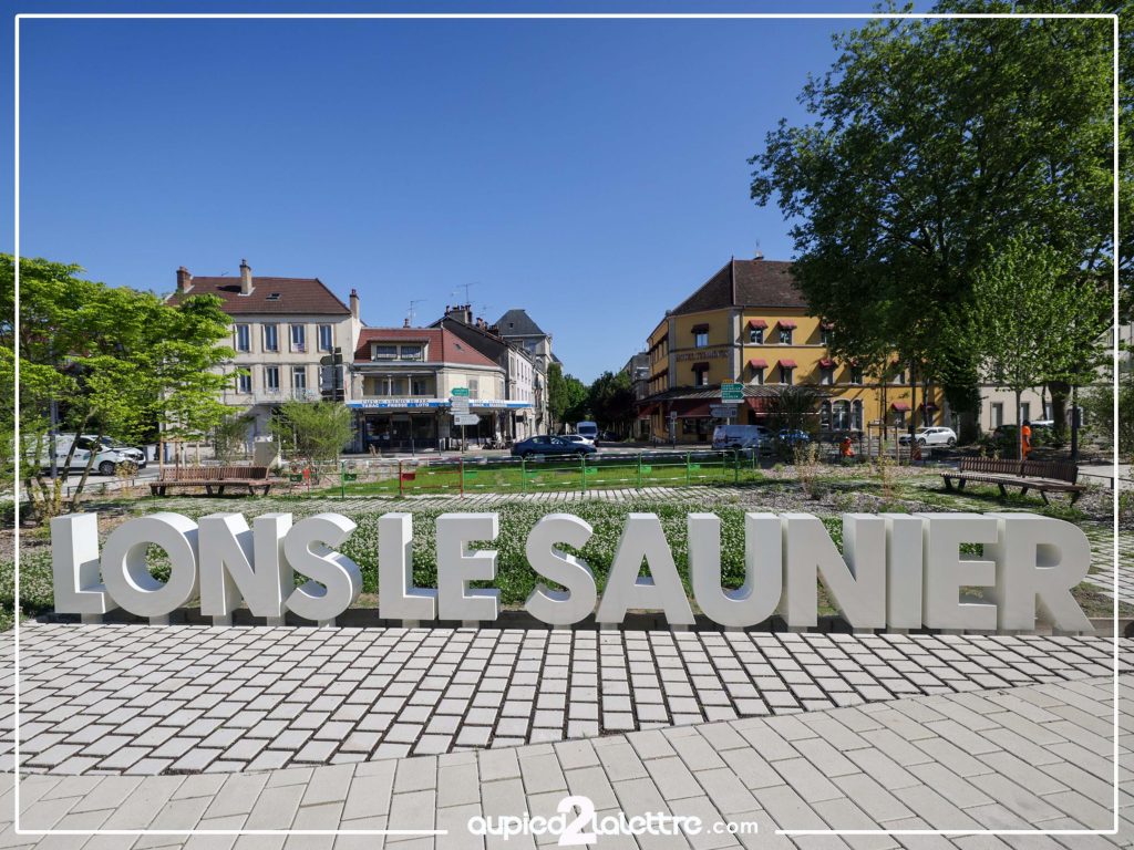 Lettres géantes LONS LE SAUNIER