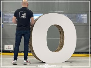 lettres géantes en carton